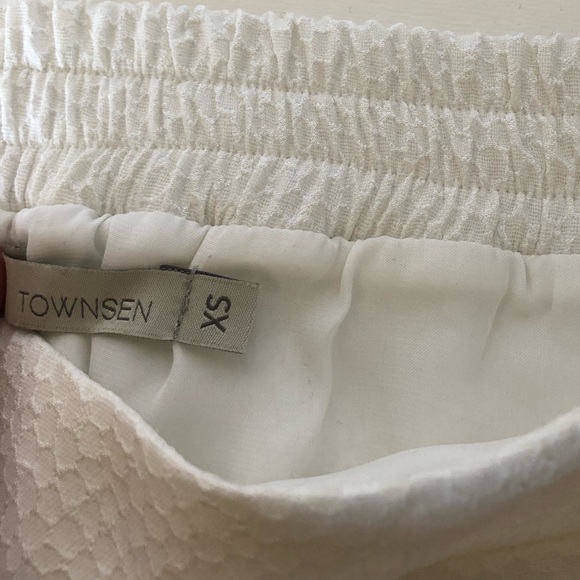 Townsen Like New White Pebble Skirt - Picture 5 of 7
